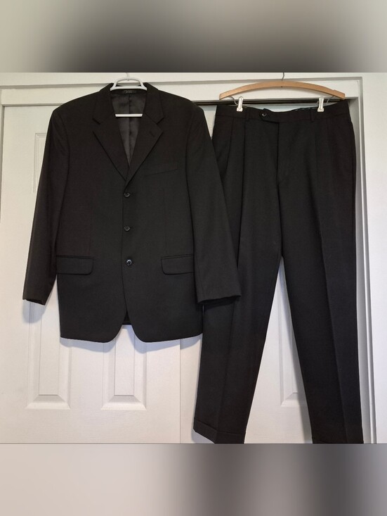Jones New York Other - Vintage 100% Wool Jones New York Classic Black Suit 40R 34x31